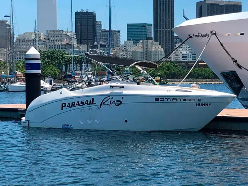 Lancha Bom Amigo - Parasail In Rio