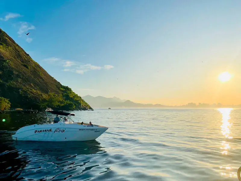 Lancha Bom Amigo - Parasail In Rio