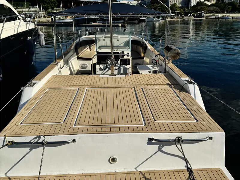 TIS - 33 pés - 13 pessoas - Lancha moderna e bem equipada, perfeita para passeios em família - Parasail Rio