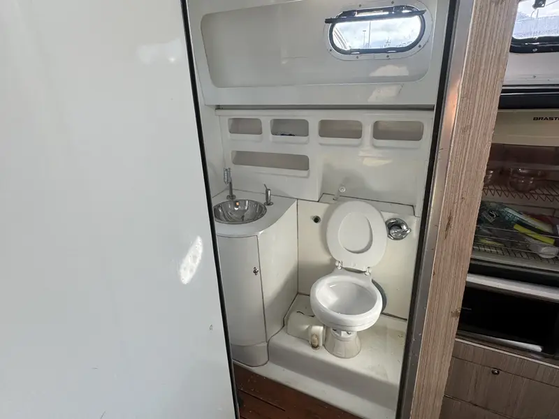 Oceanic 36 - 36 pés - 15 pessoas - Lancha espaçosa e confortável, ideal para grupos maiores - Parasail Rio